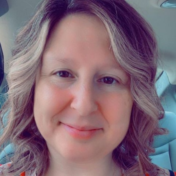 Meet your Posher, Jennifer - Picture 1 of 1